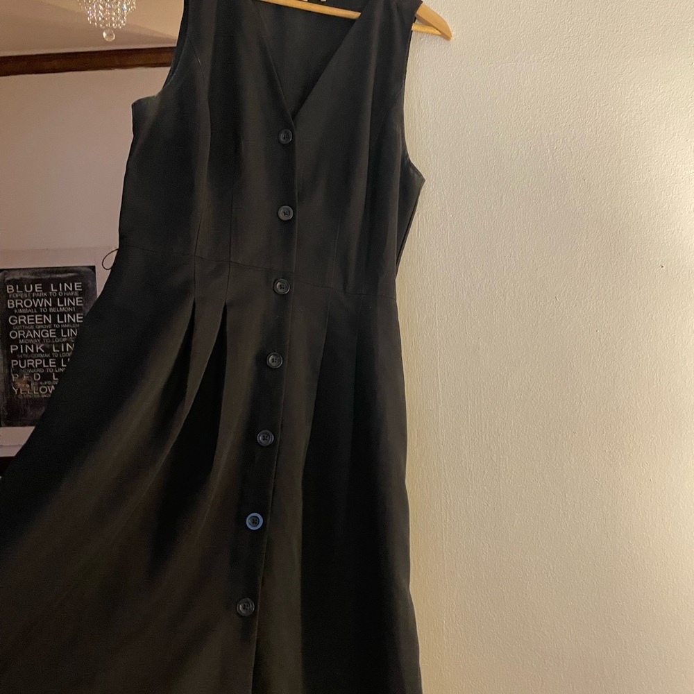 Elegant Black Sleeveless Dress